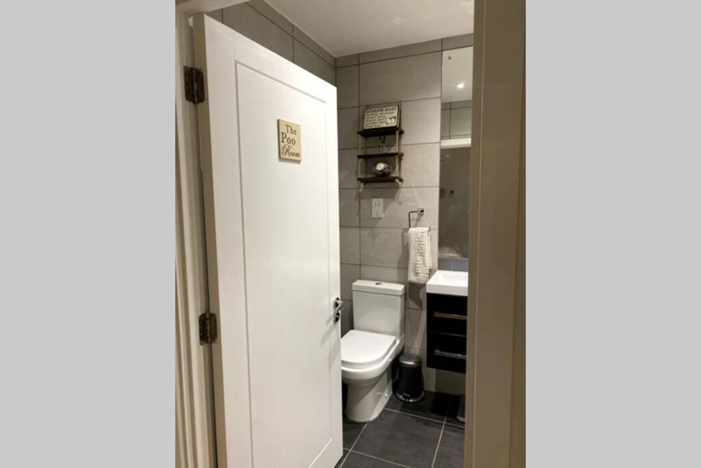 Luxury 1 Bedroom Apartment With Netflix & Parking Borehamwood Eksteriør bilde